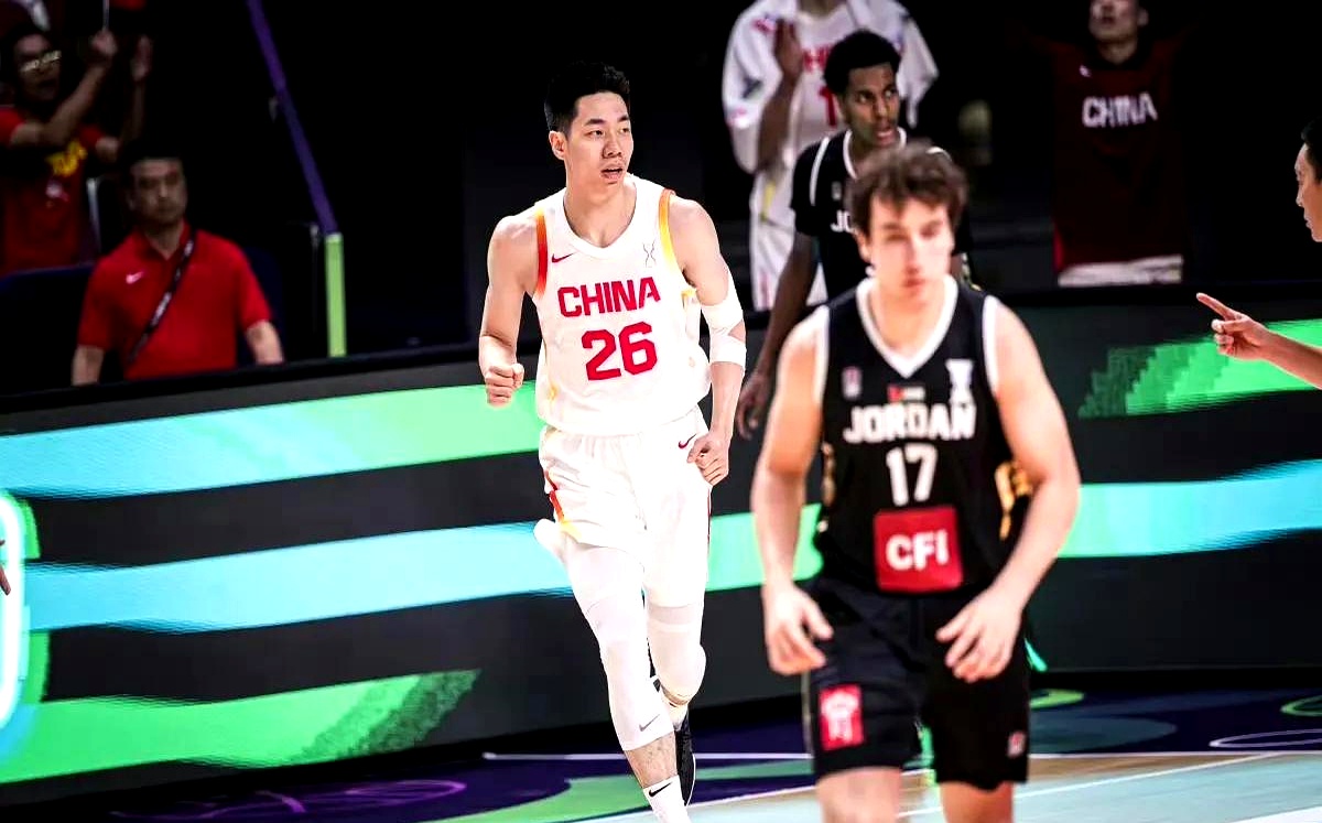 CBA选手发挥出色,荣膺最佳MVP CBA选手发挥出色,荣膺最佳MVP