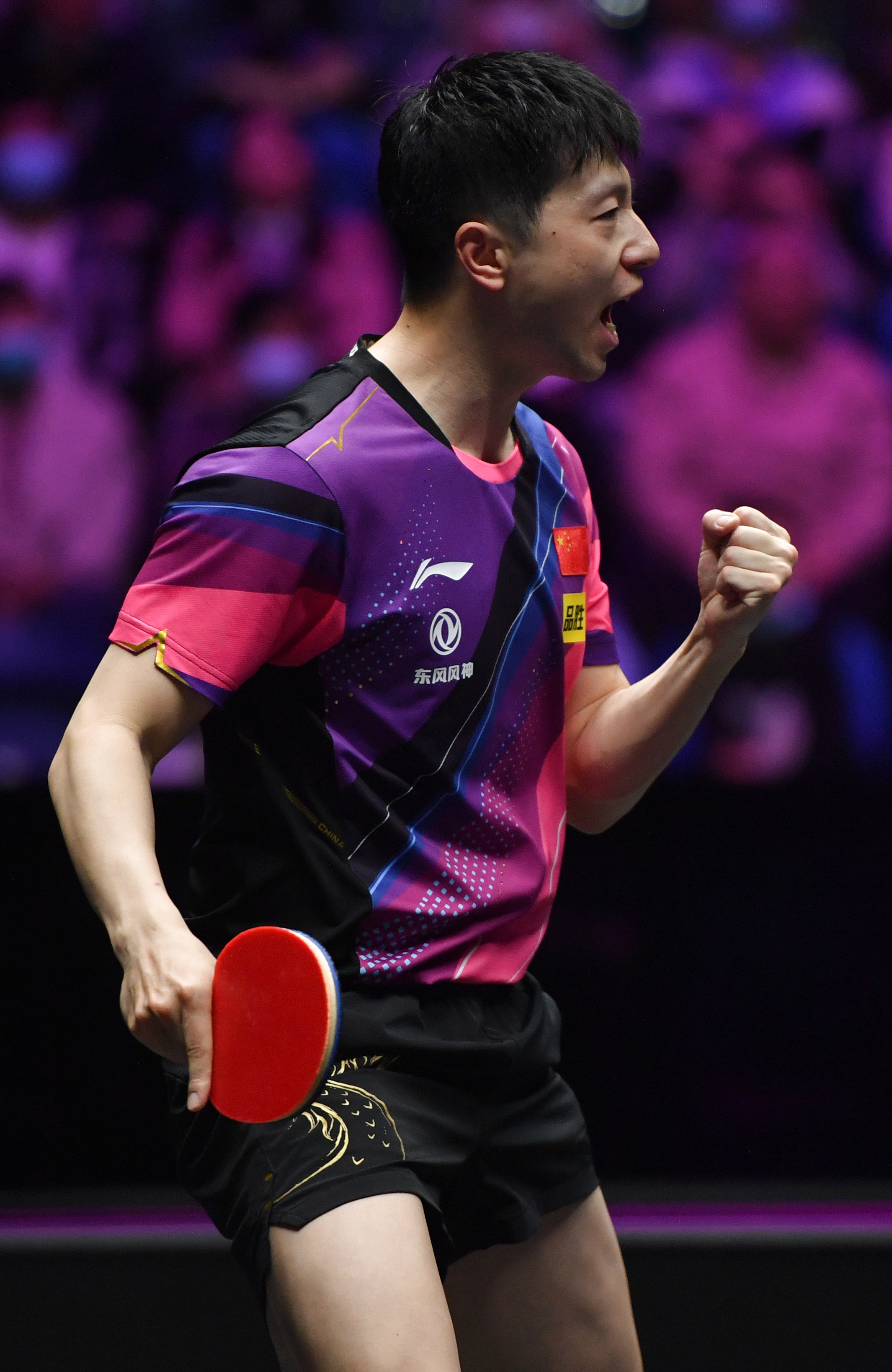 乒乓球球员突破自我，表现堪称完美的简单介绍