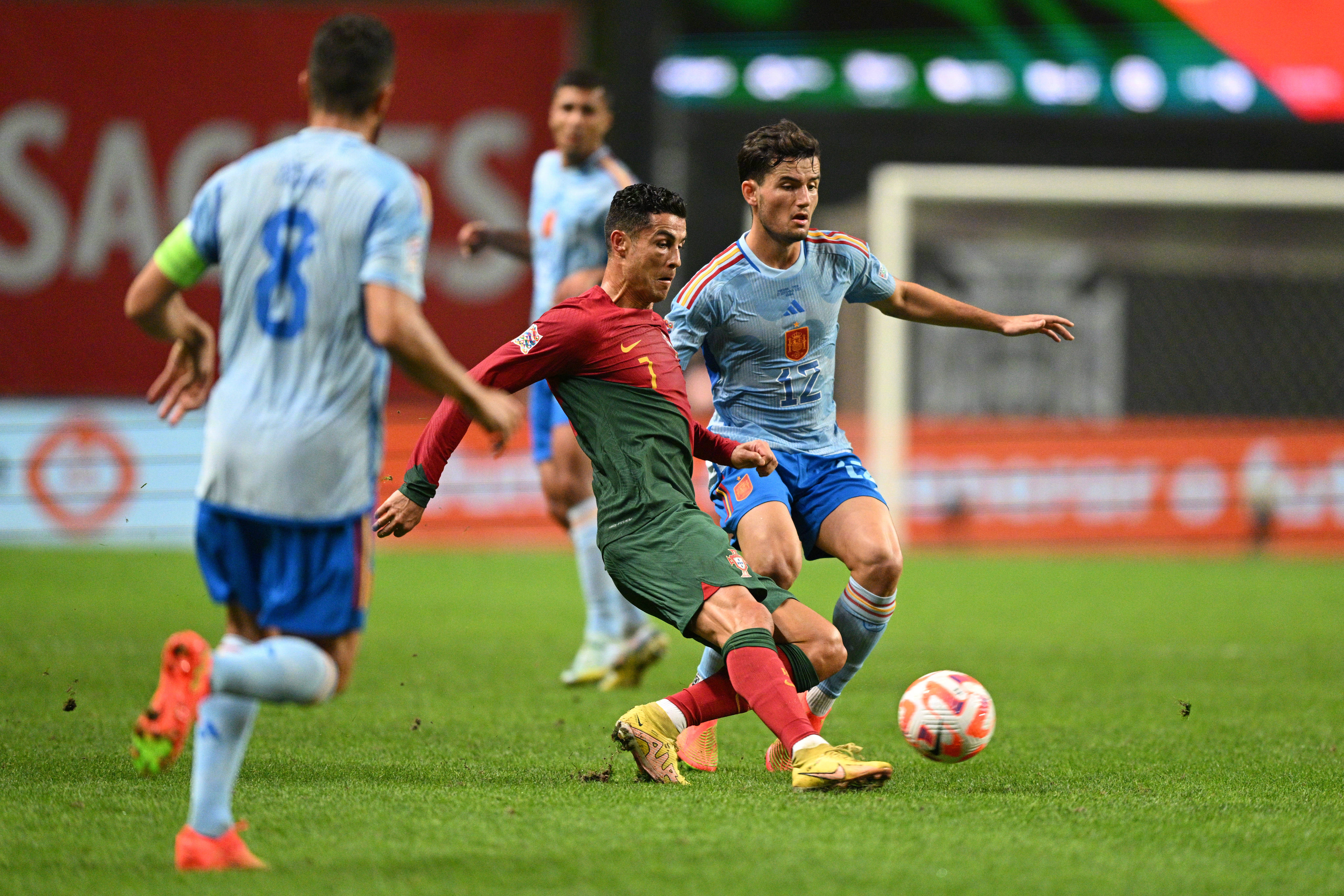 国际米兰险胜西班牙，布鲁诺扛起全队