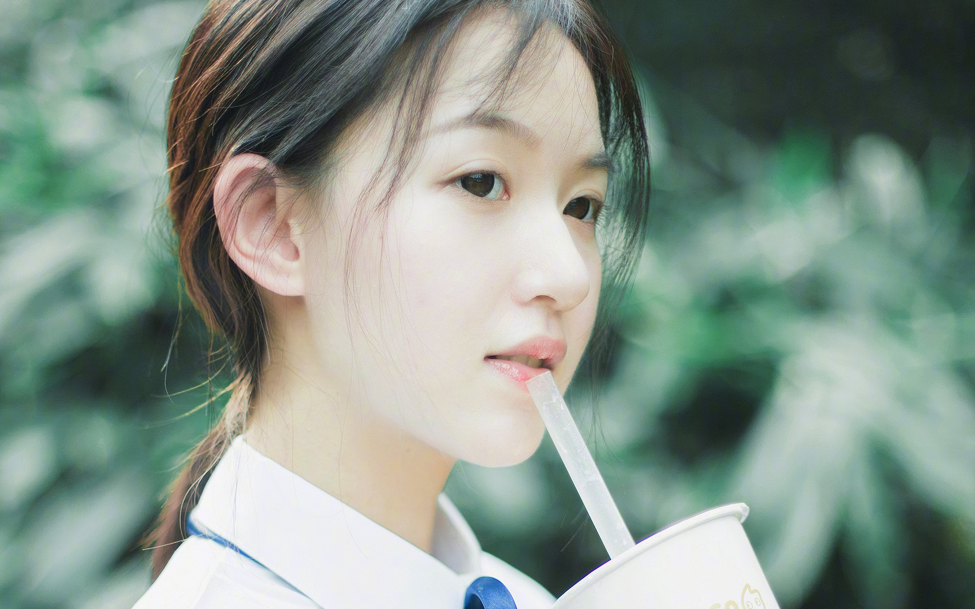 巨人压境与齿轮磨损，浓眉44分统治之夜，深圳队被违规背后的篮球真相