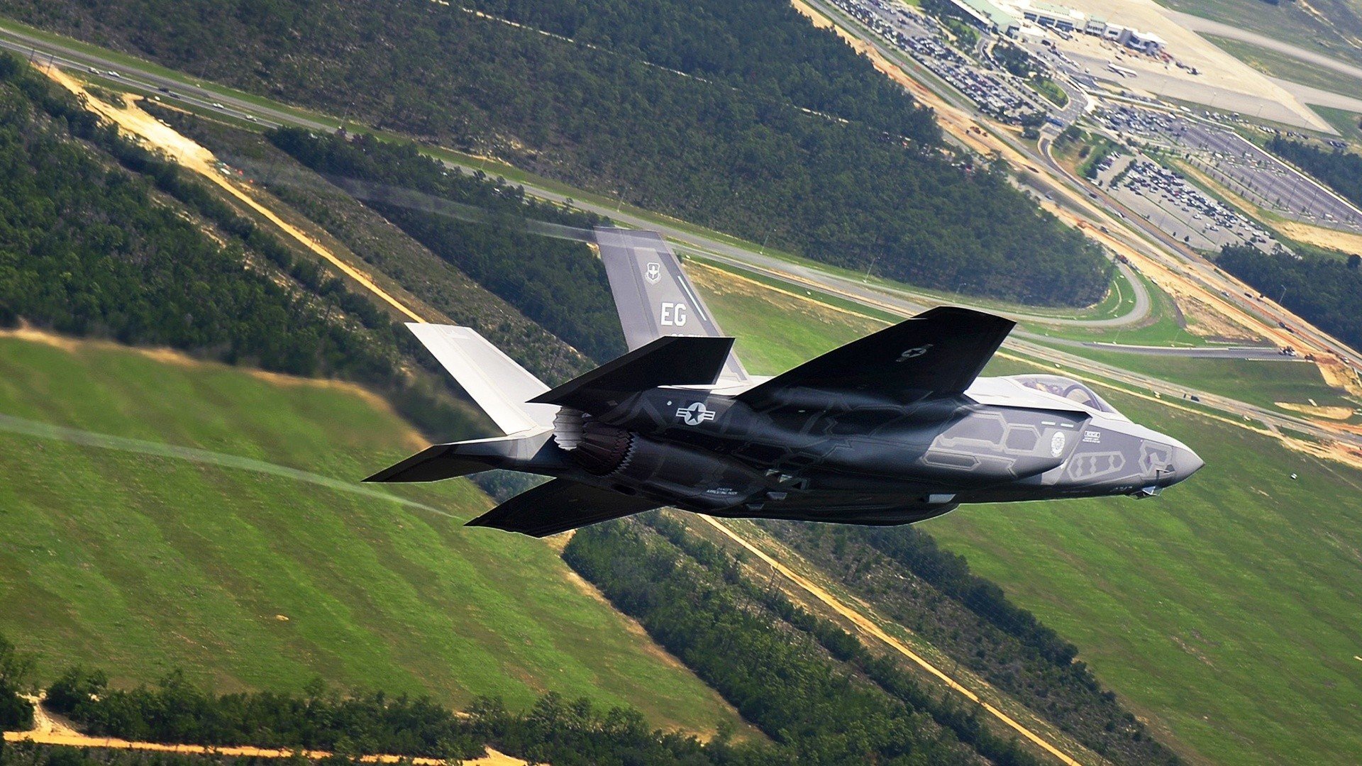 当深绿旗帜飘扬时—一场跨越时空的篮球对话