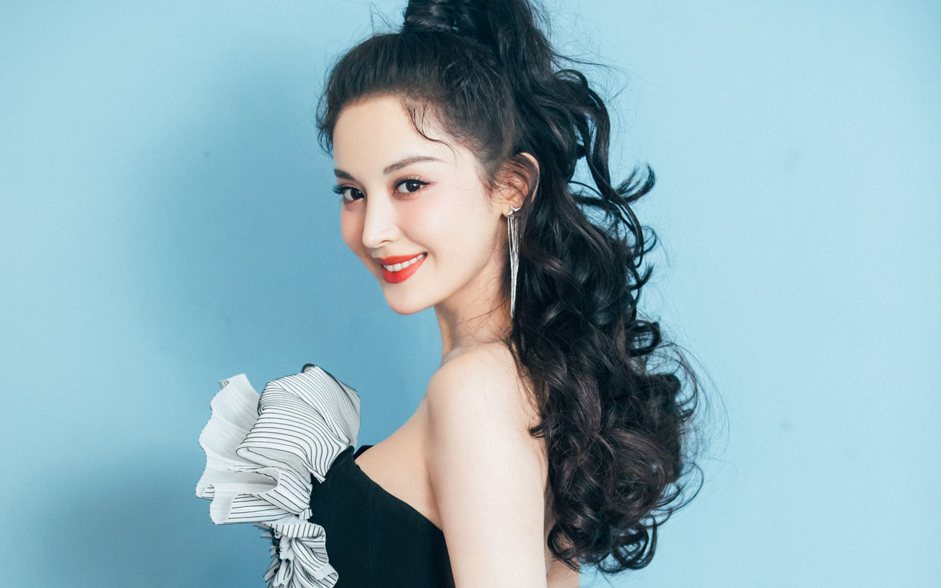 无形之手与血性逆袭，当哈兰德的北欧神话预言了秘鲁的南美宿命